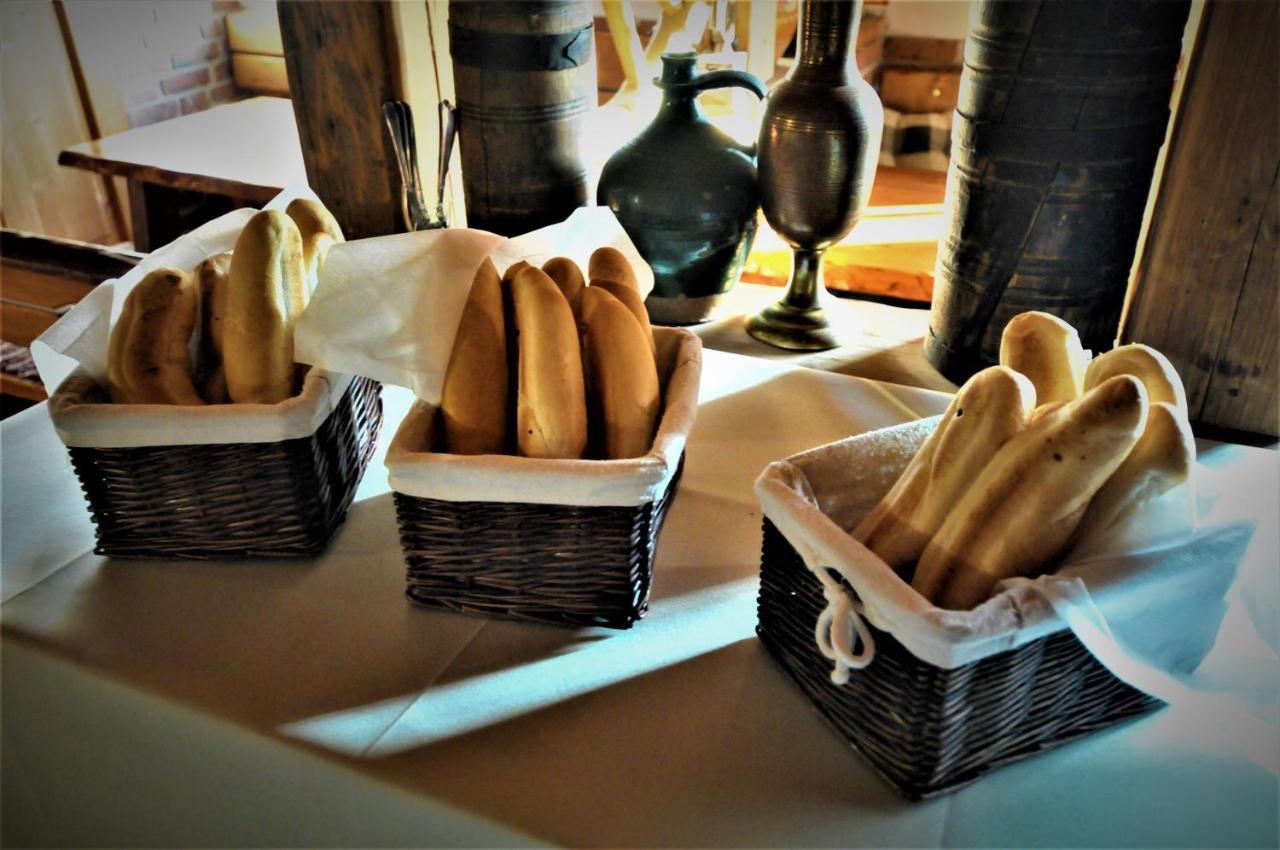 Restauracia Penzion Na Mlyne Stará Turá Kültér fotó
